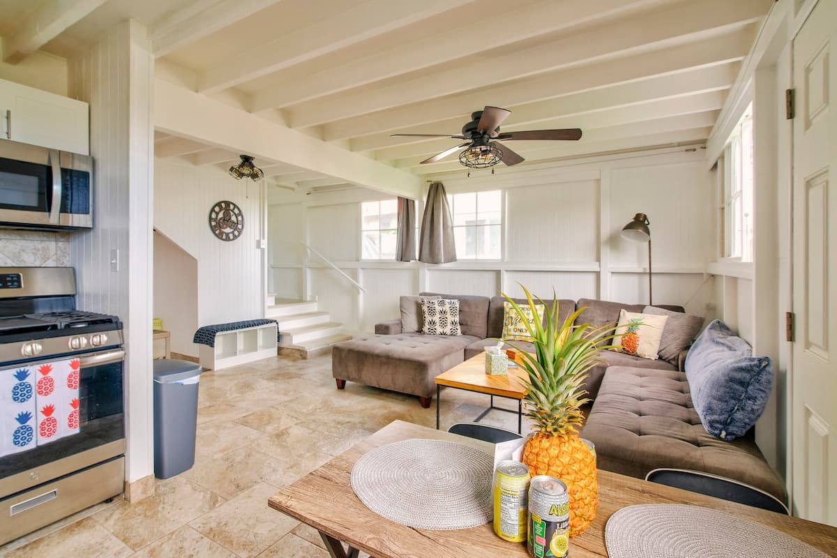 Home in Hilo · ★4.9 · 2 bedrooms · 2 beds · 1.5 private baths - Photo 1