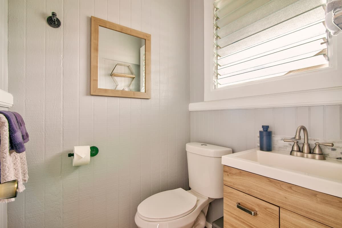 Home in Hilo · ★4.9 · 2 bedrooms · 2 beds · 1.5 private baths - Image 28