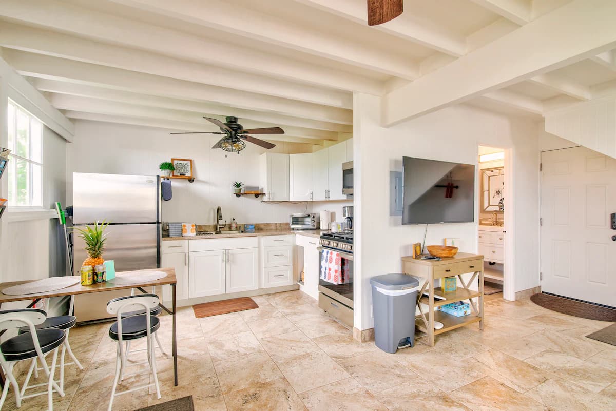 Home in Hilo · ★4.9 · 2 bedrooms · 2 beds · 1.5 private baths - Image 15
