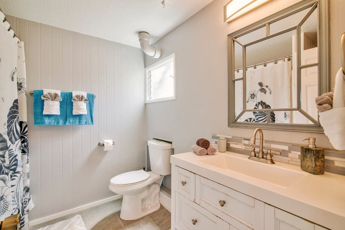 Home in Hilo · ★4.9 · 2 bedrooms · 2 beds · 1.5 private baths - Image 26