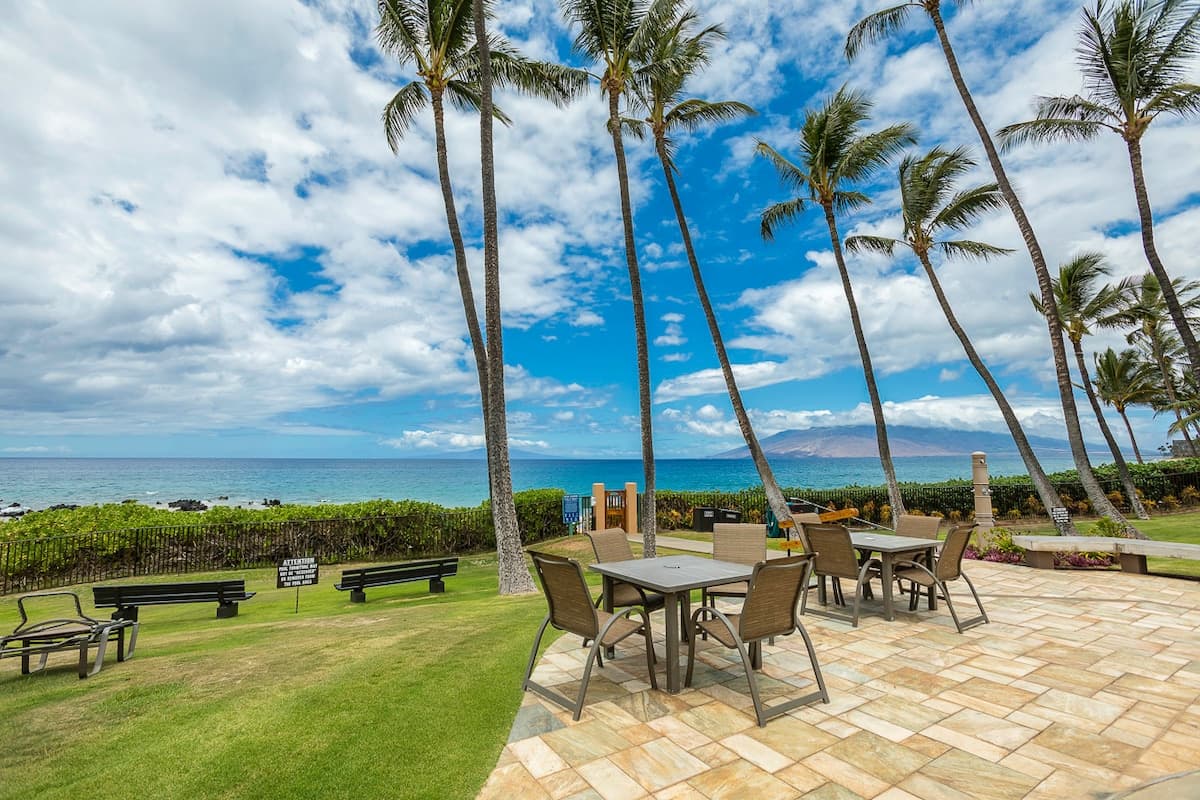 Condo in Kihei · ★4.92 · 2 bedrooms · 3 beds · 2 baths - Photo 2