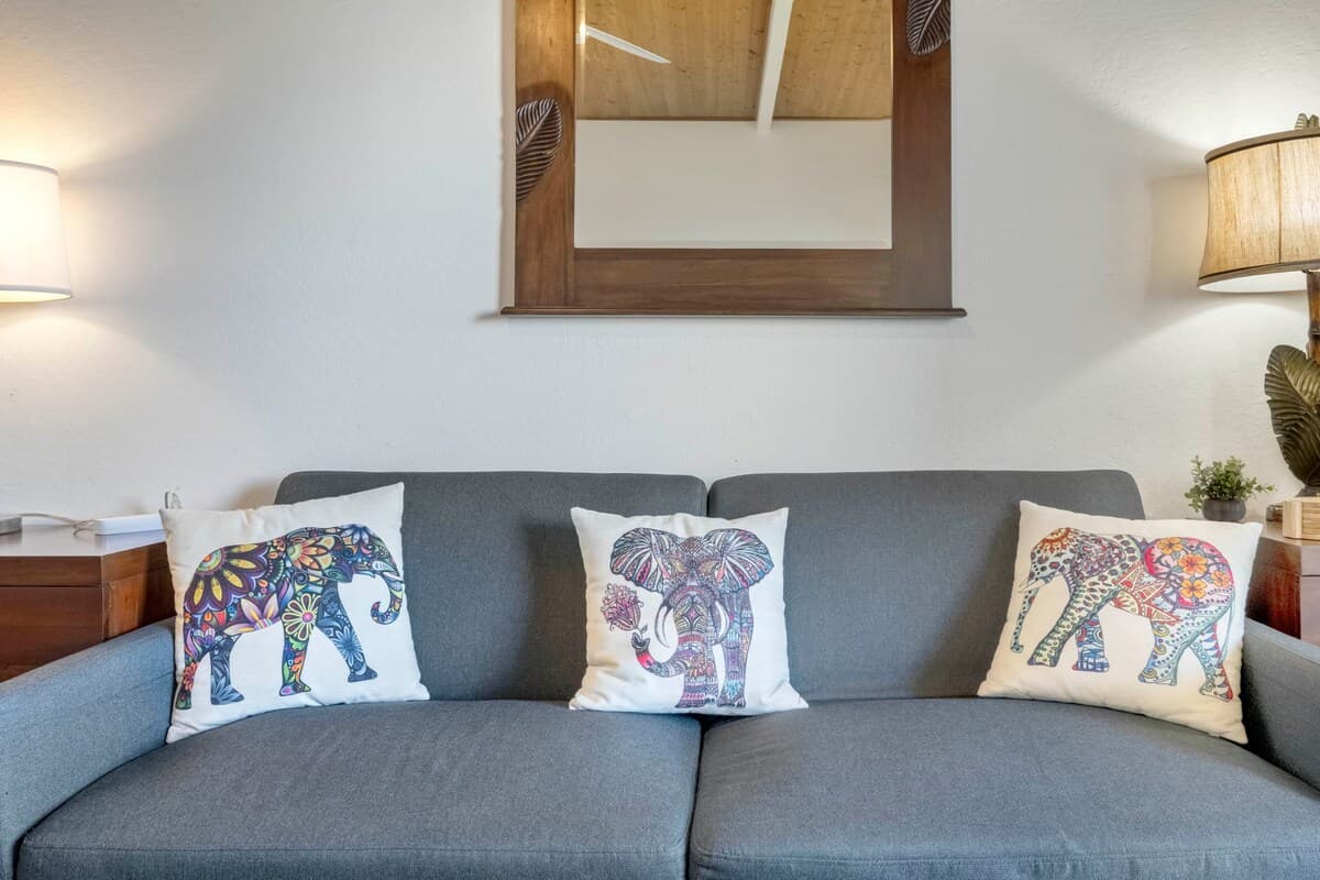 Condo in Lahaina · ★4.99 · Studio · 1 bed · 1 private bath - Photo 5