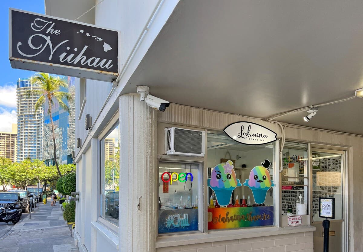 Condo in Honolulu · ★4.74 · 2 bedrooms · 3 beds · 1 private bath - Photo 5