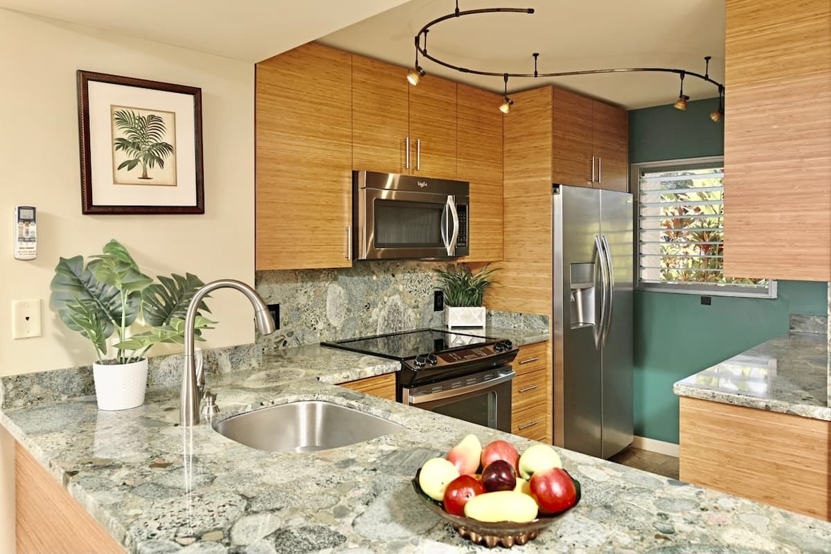Condo in Kihei · ★4.92 · 2 bedrooms · 3 beds · 2 baths - Photo 5
