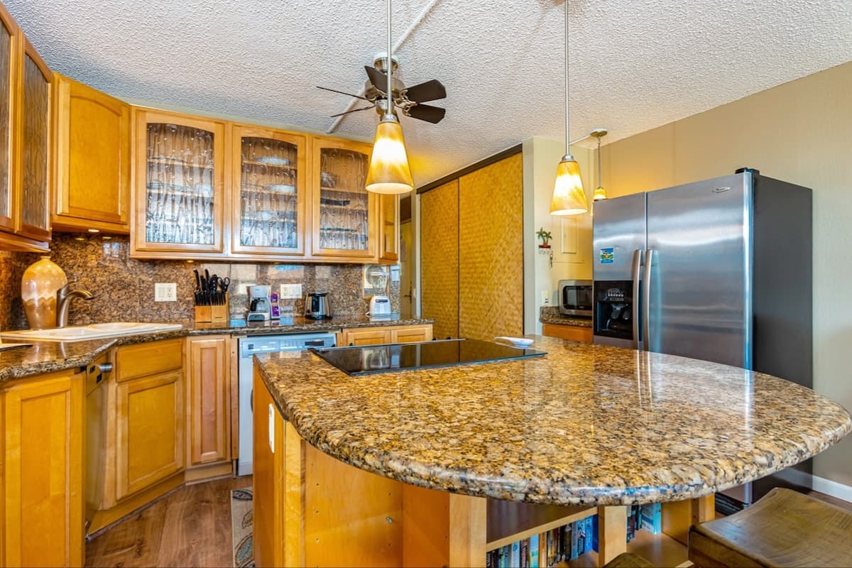 Condo in Kihei · ★4.84 · 1 bedroom · 2 beds · 1 bath - Photo 1