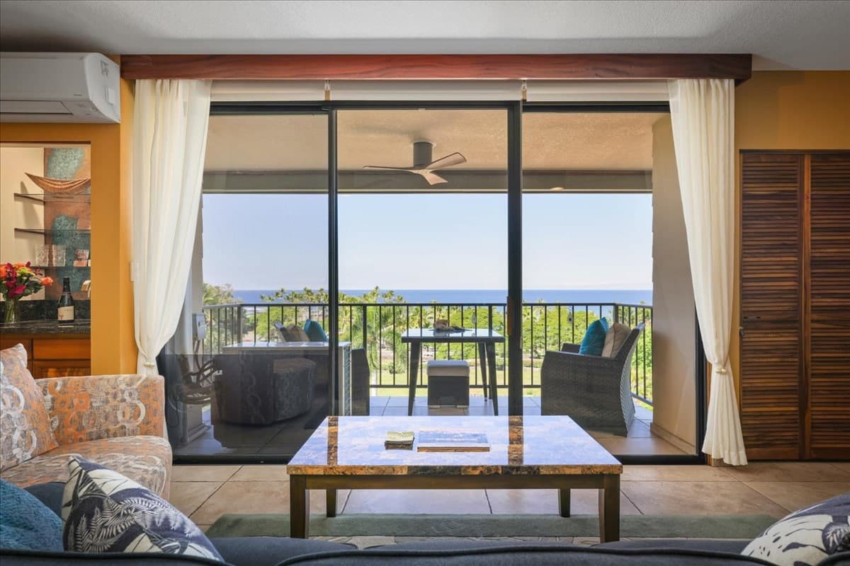 Condo in Kailua-Kona · ★4.94 · 1 bedroom · 1 bed · 1 bath - Photo 2