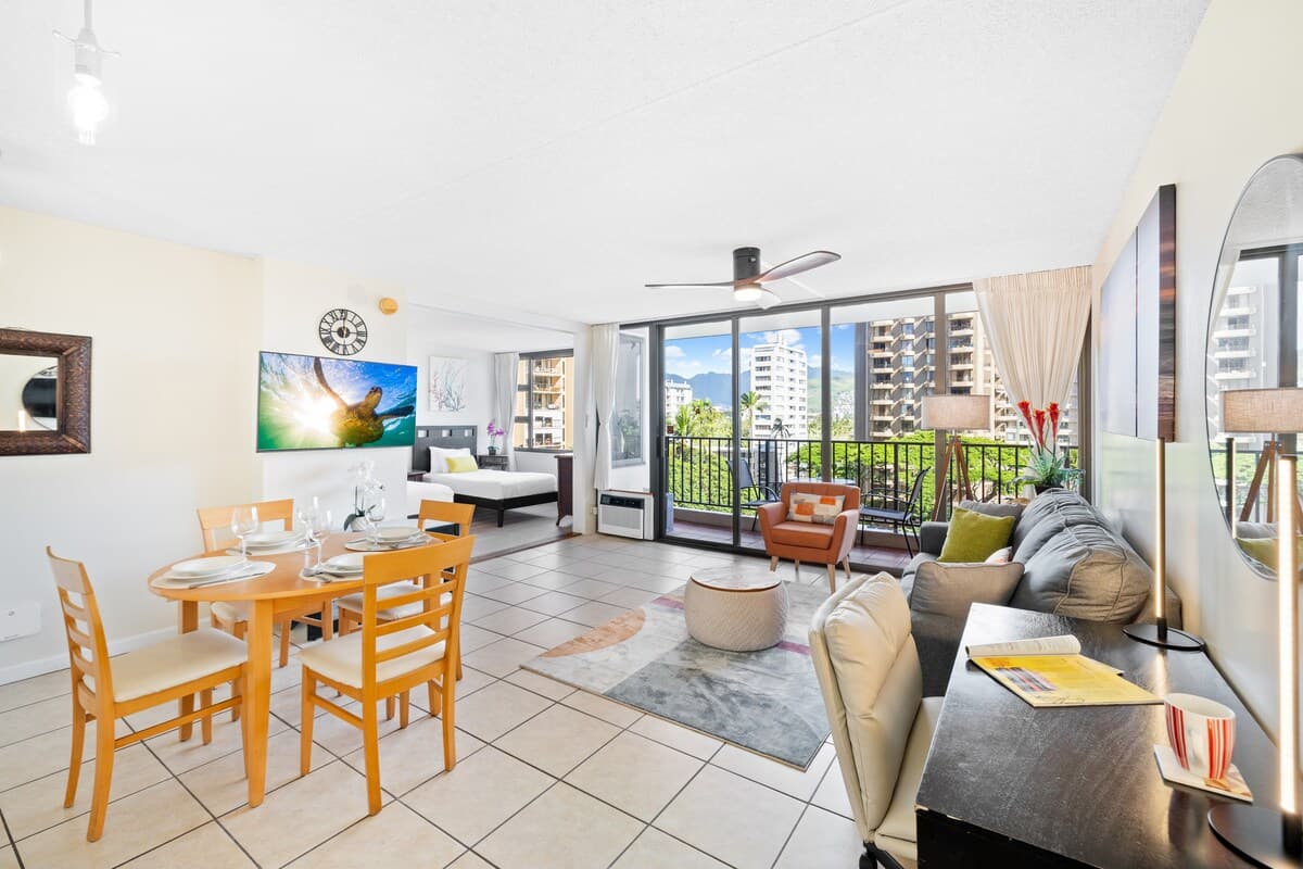 Condo in Honolulu · ★4.78 · 1 bedroom · 3 beds · 1 private bath - Photo 1