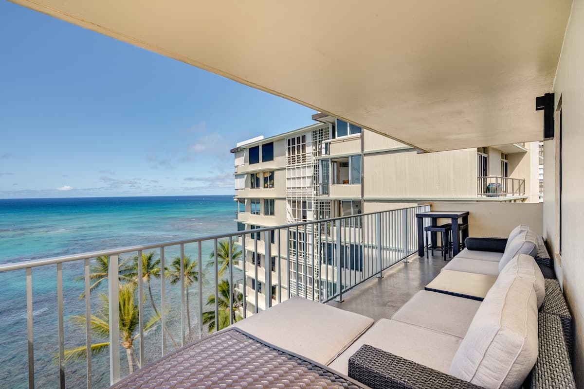 DHBH 1101 A loved Gold Coast Condo - Photo 4
