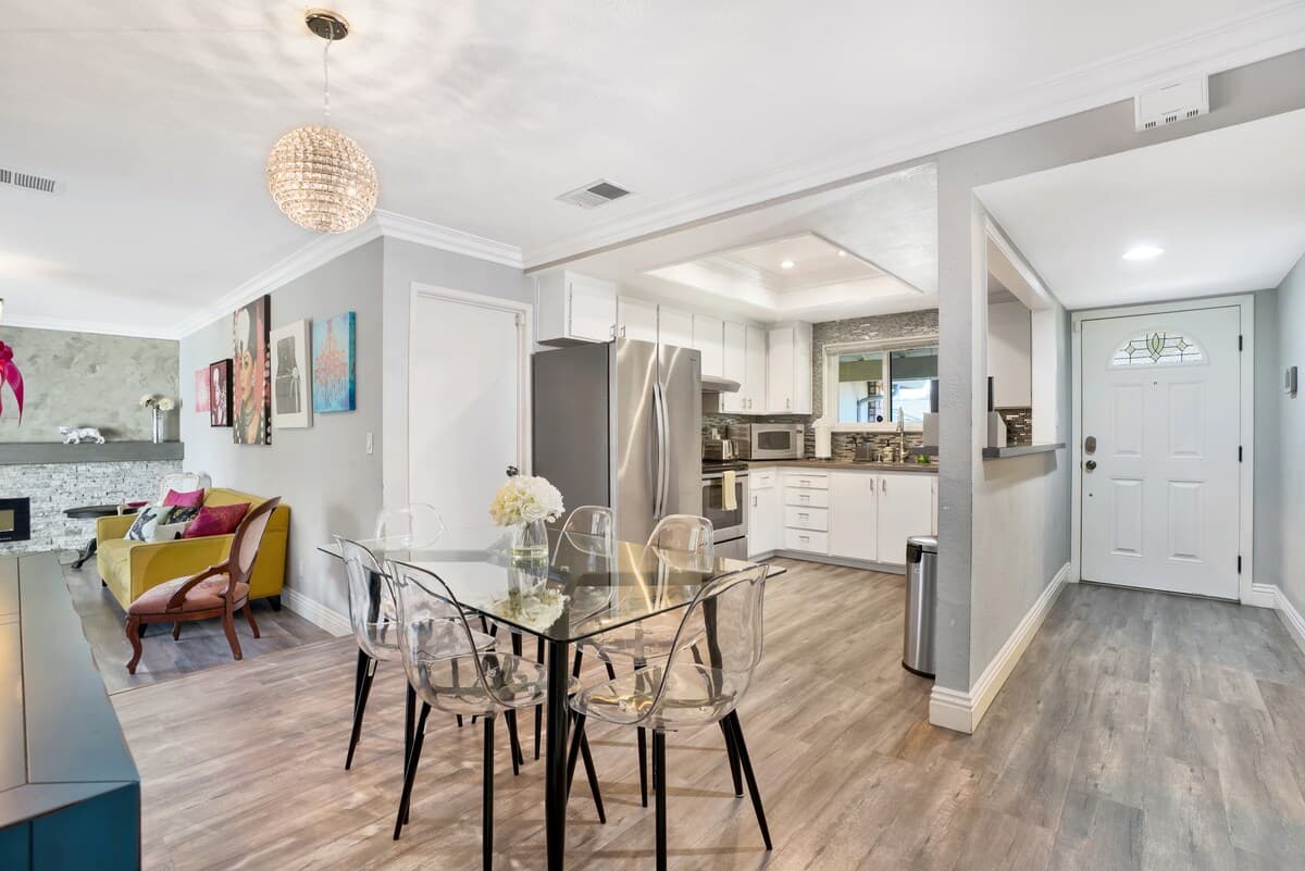 Luxury 4BR Home in Heart of Silicon Valley - Photo 4