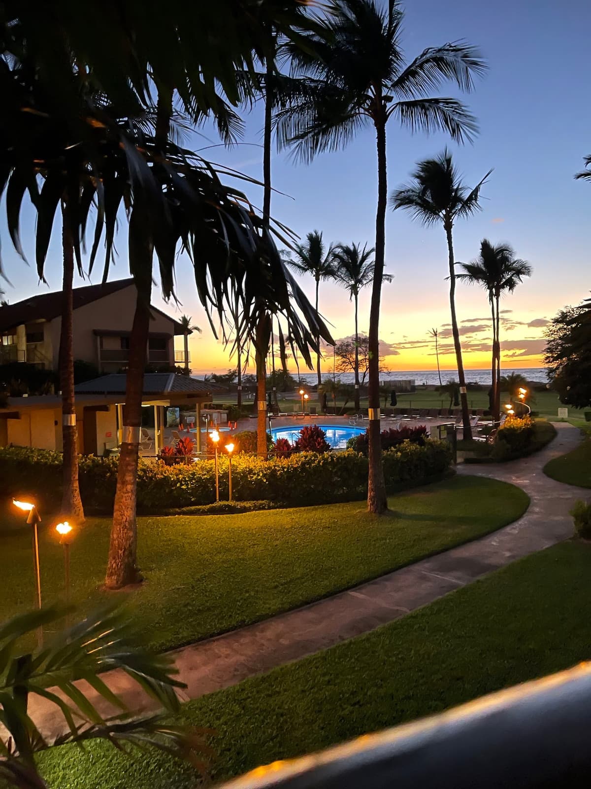Stunning Luxury Oceanview Condo - Photo 3