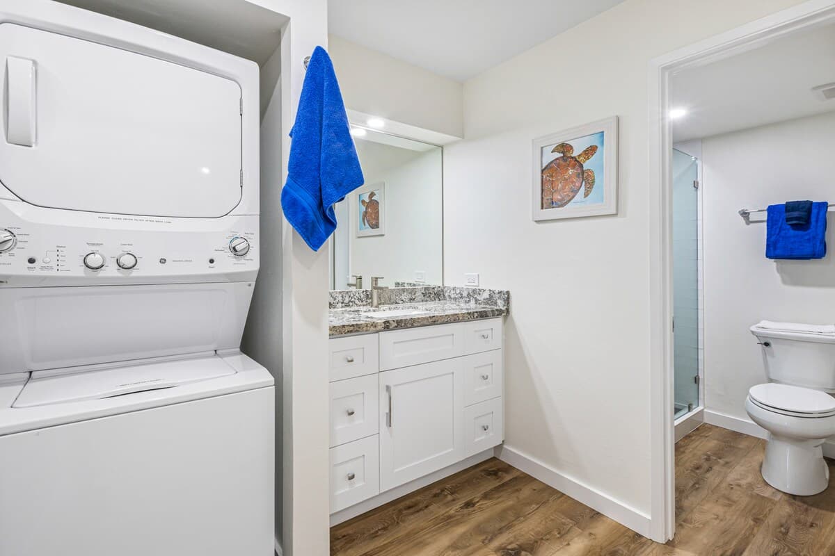 Condo in Lahaina · ★5.0 · 1 bedroom · 2 beds · 2 baths - Photo 4
