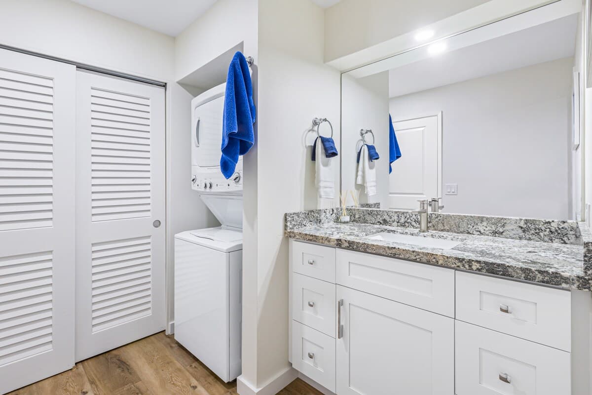 Condo in Lahaina · ★5.0 · 1 bedroom · 2 beds · 2 baths - Photo 1
