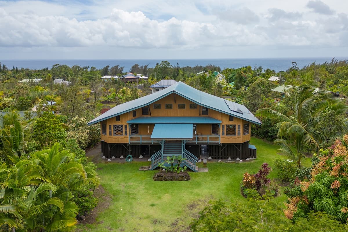Home in Pahoa · ★5.0 · 2 bedrooms · 2 beds · 2 baths - Photo 1
