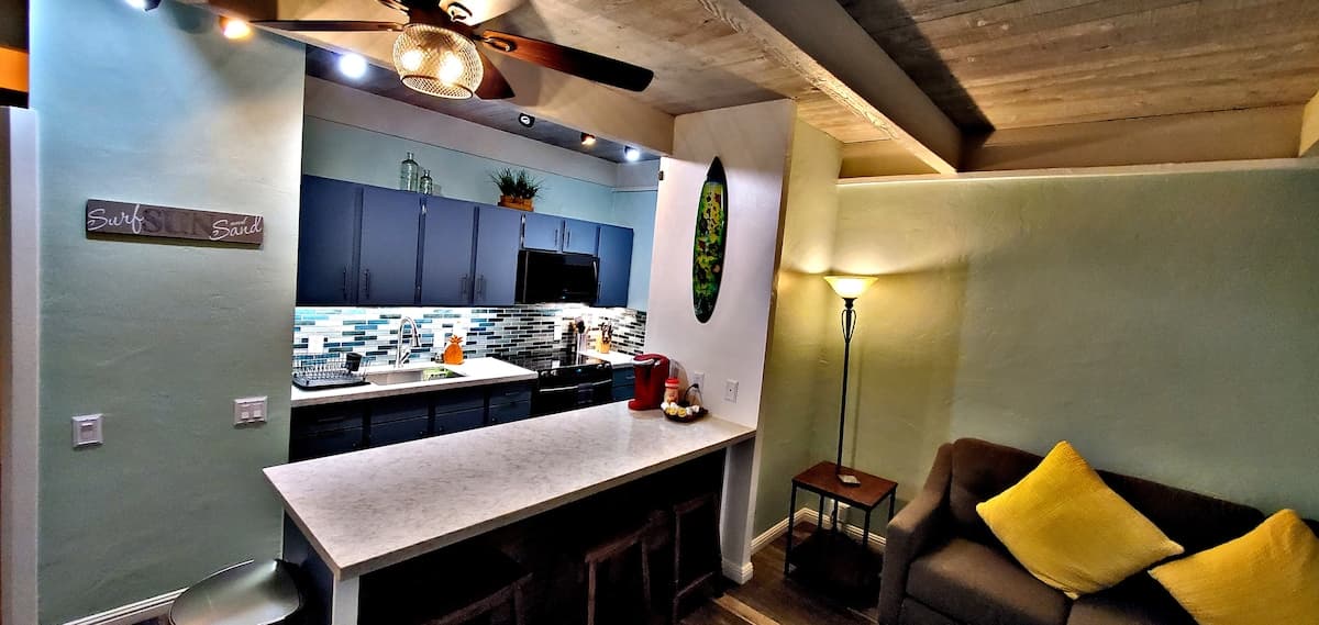 Condo in Kailua-Kona · ★4.95 · 1 bedroom · 2 beds · 1 private bath - Photo 1