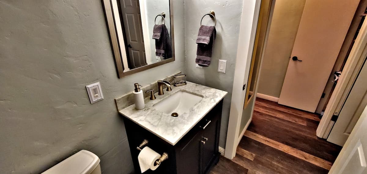 Condo in Kailua-Kona · ★4.95 · 1 bedroom · 2 beds · 1 private bath - Photo 5