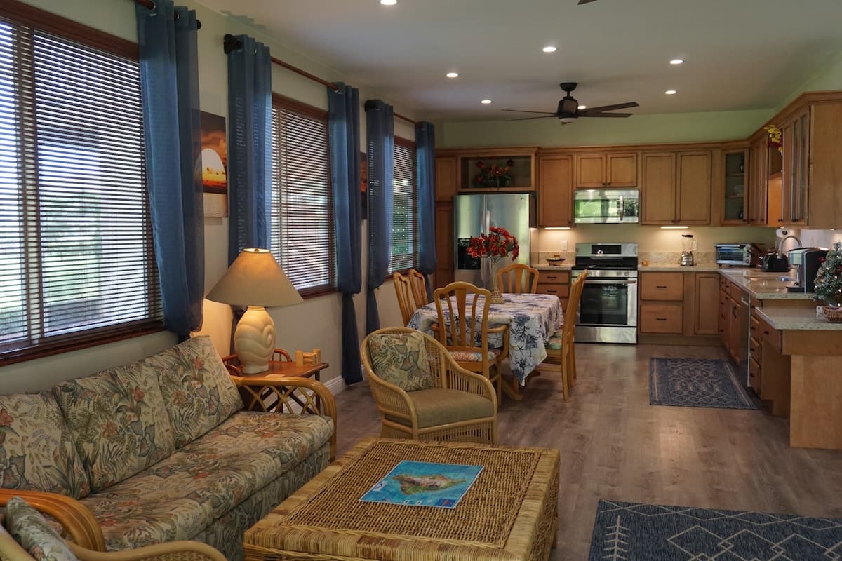 Home in Pahoa · ★4.98 · 2 bedrooms · 3 beds · 2 private baths - Photo 4