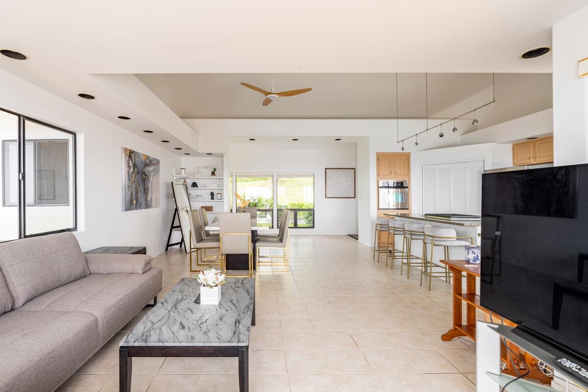 Oceanview High End Luxury Villa with Pool & Spa - Photo 1