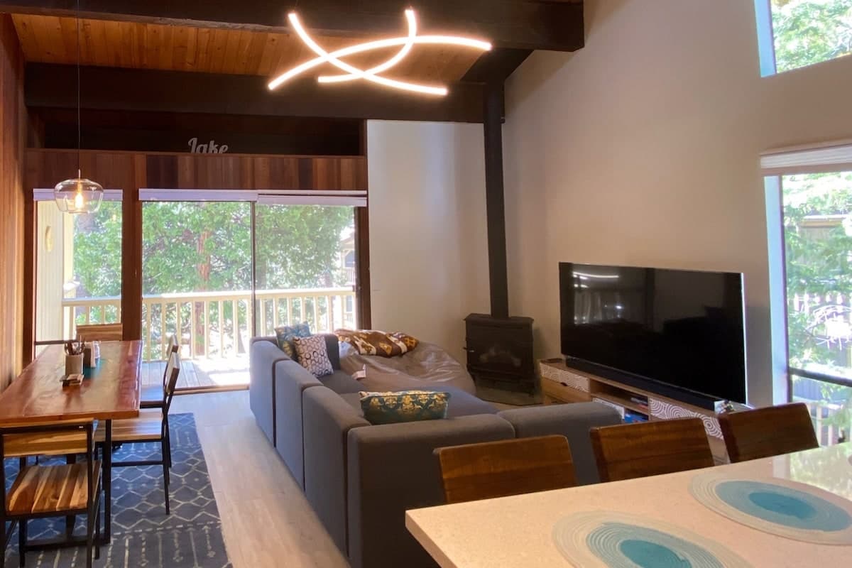 Ski-In Storage, Gas Stove & Summer Pool Access - Photo 2