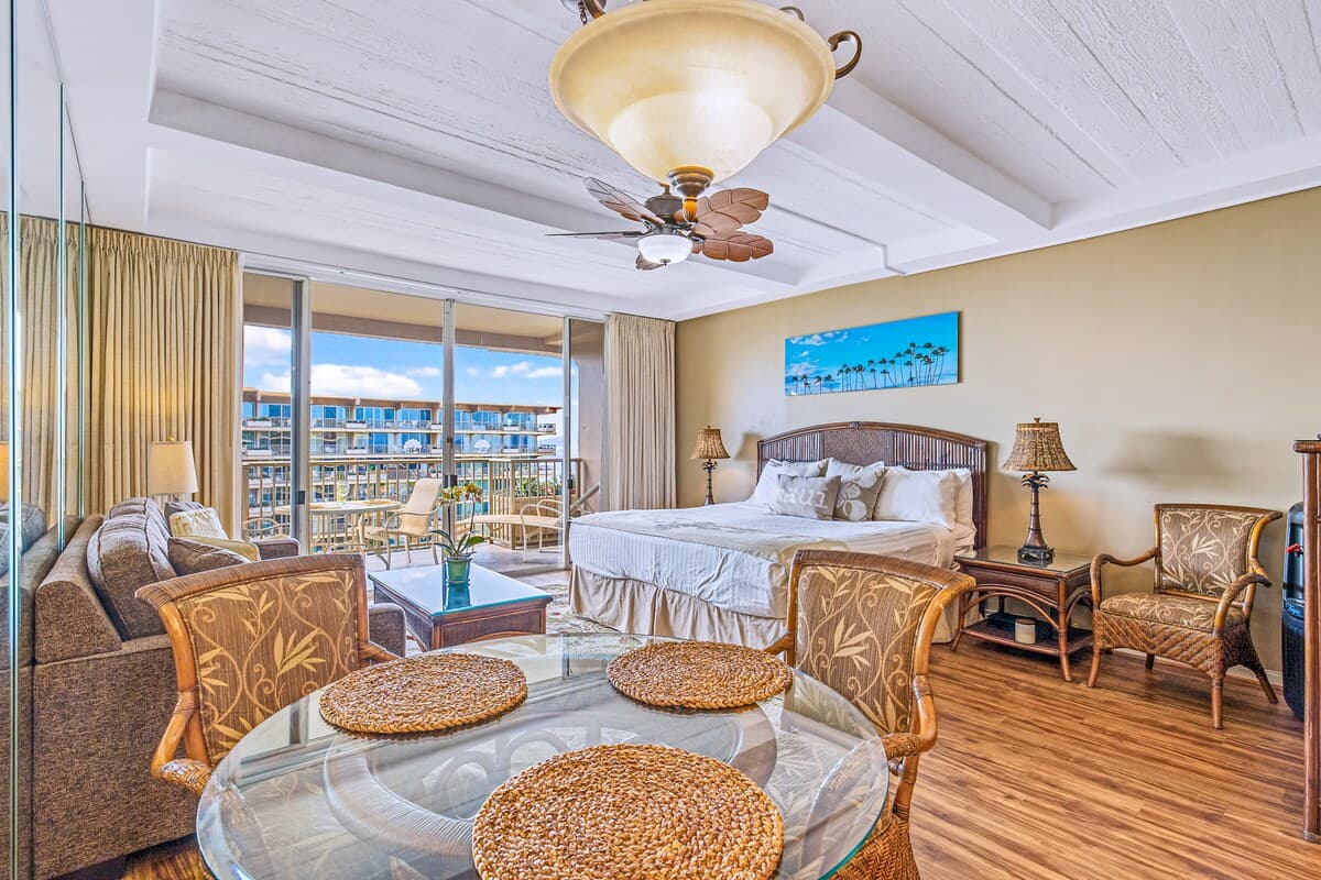Condo in Lahaina · ★4.98 · 1 bedroom · 1 bed · 1 bath - Photo 3