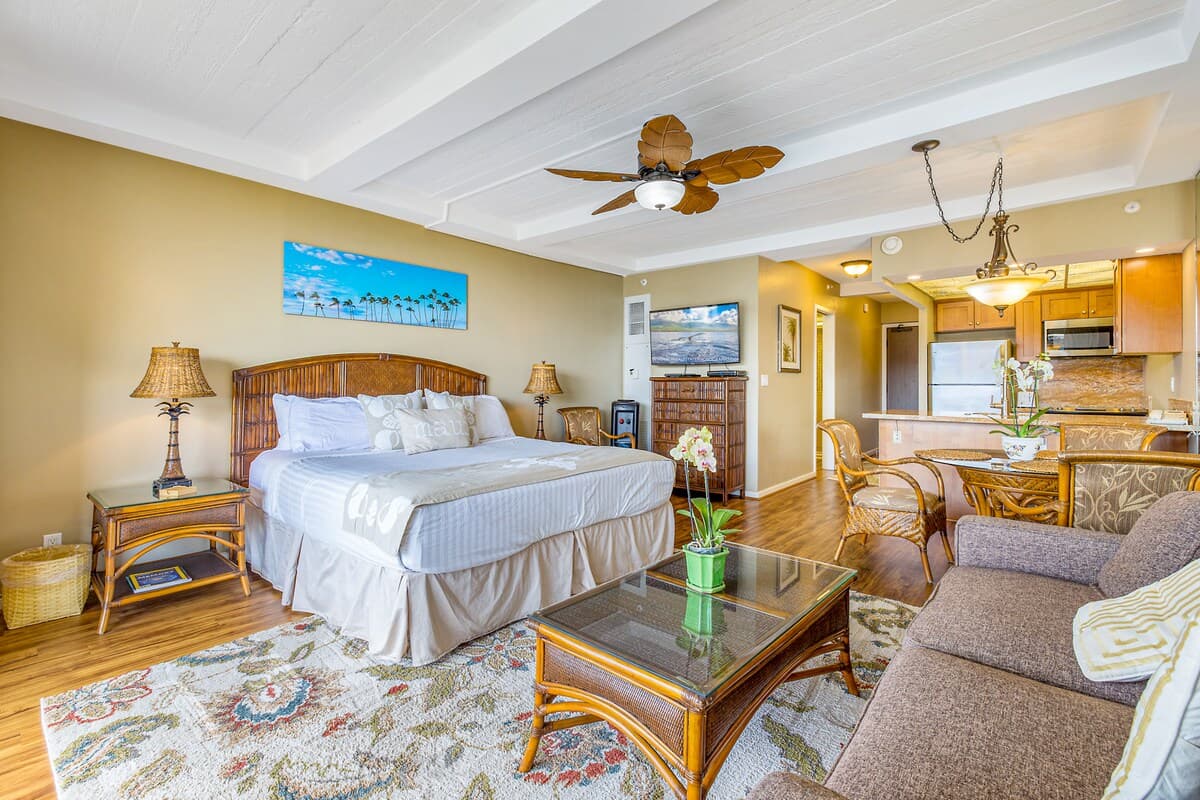 Condo in Lahaina · ★4.98 · 1 bedroom · 1 bed · 1 bath - Photo 2