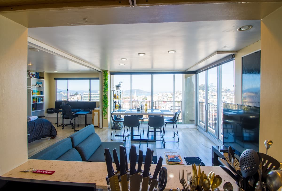 Skyline & Bay Views, Parking, Chinatown Condo - Photo 5