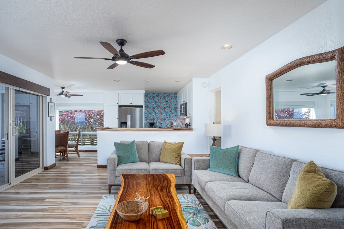 Ocean view 1 Bdrm Condo - Steps to Private Beach - Photo 4
