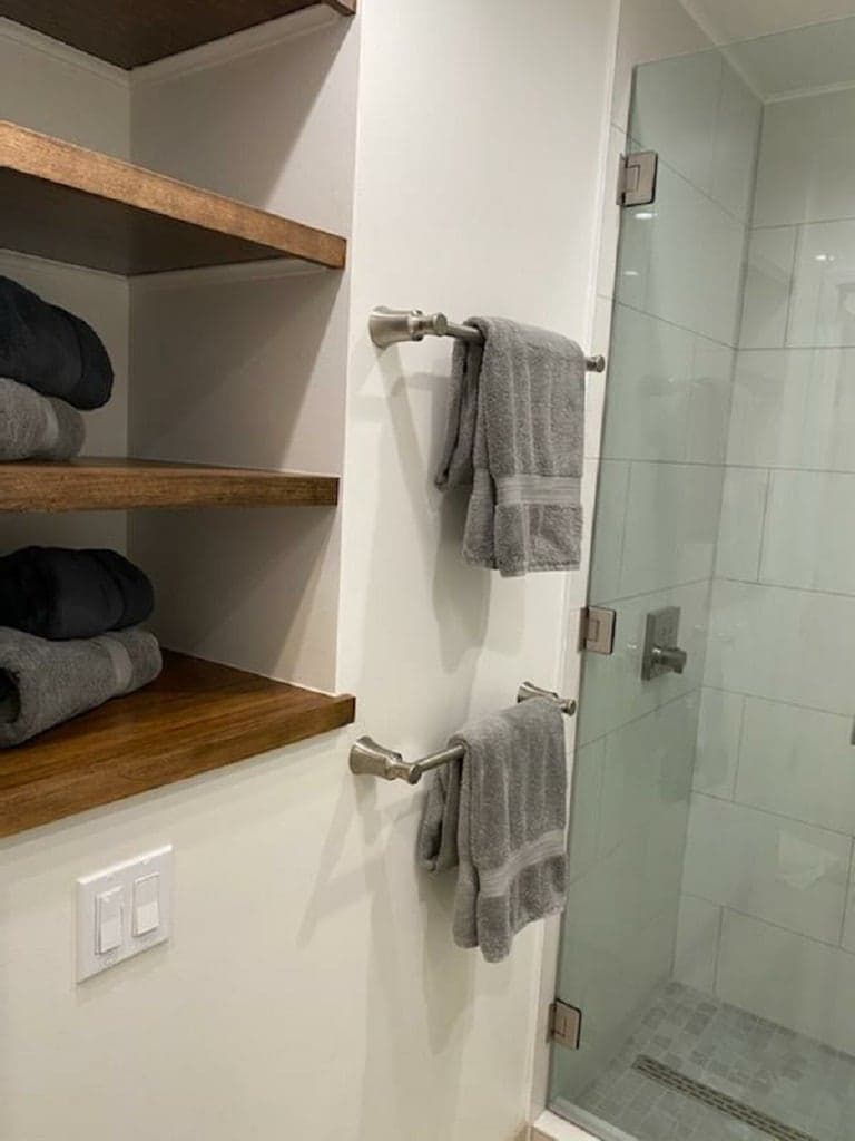 Condo in Lahaina · ★4.95 · 1 bedroom · 2 beds · 1 bath - Photo 5