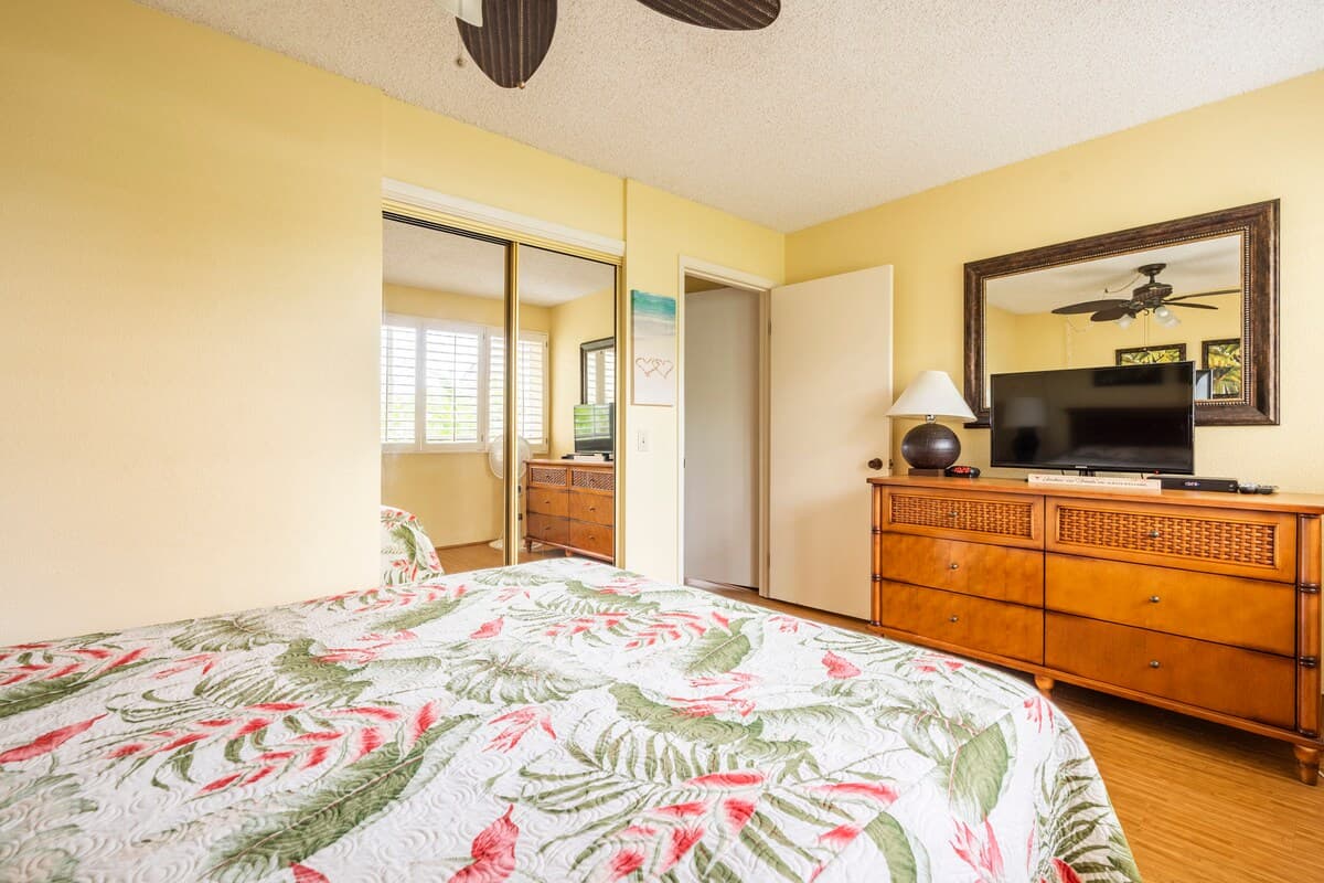 Condo in Kapaa · ★4.91 · 1 bedroom · 2 beds · 1 shared bath - Photo 2