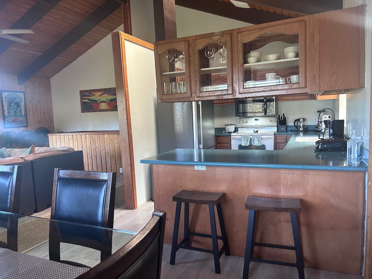 Home in Haleiwa · ★4.67 · 4 bedrooms · 5 beds · 2 private baths - Photo 3