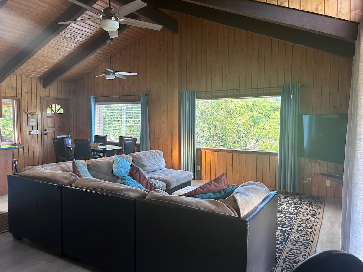 Home in Haleiwa · ★4.67 · 4 bedrooms · 5 beds · 2 private baths - Photo 1