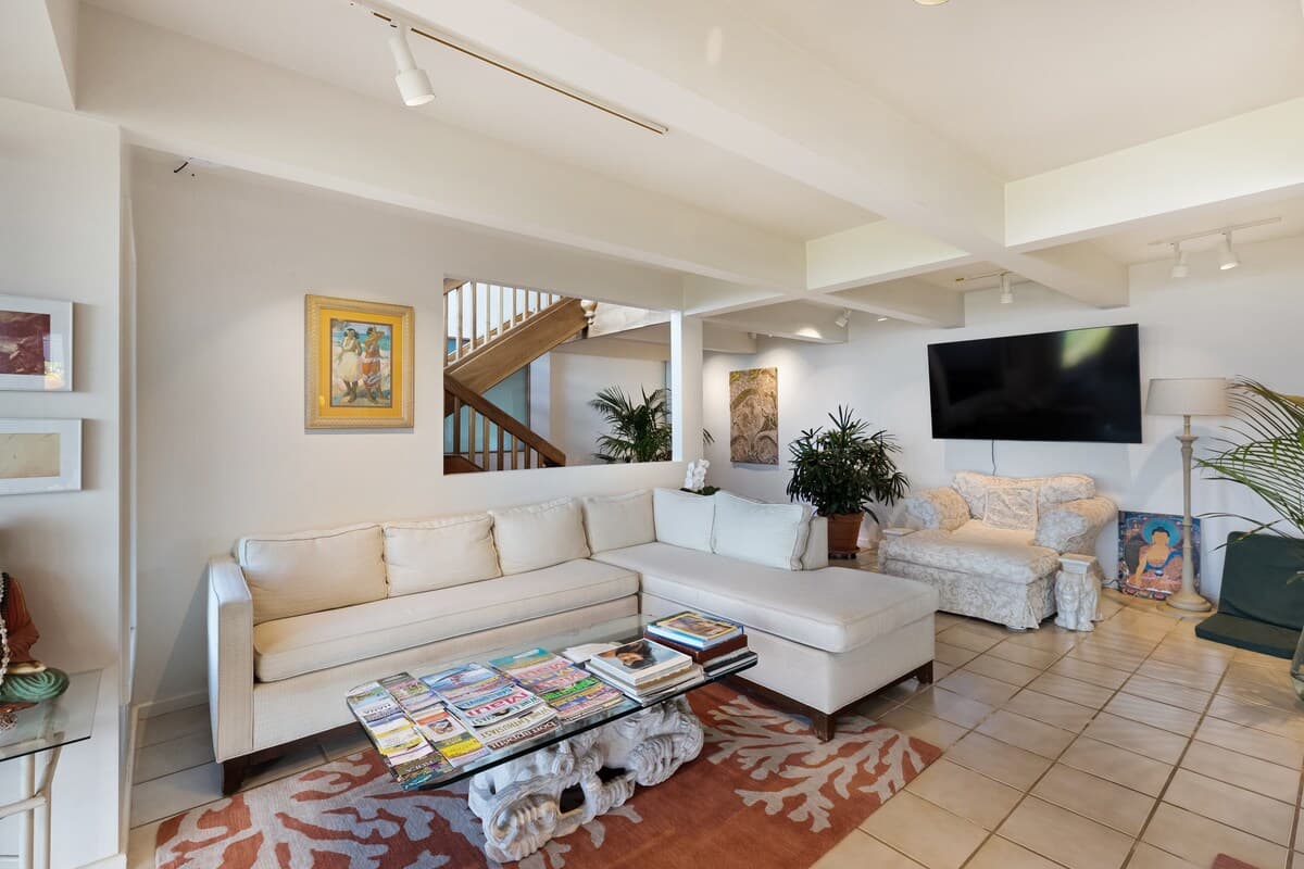 Home in Makawao · ★4.94 · 3 bedrooms · 3 beds · 2 baths - Photo 5