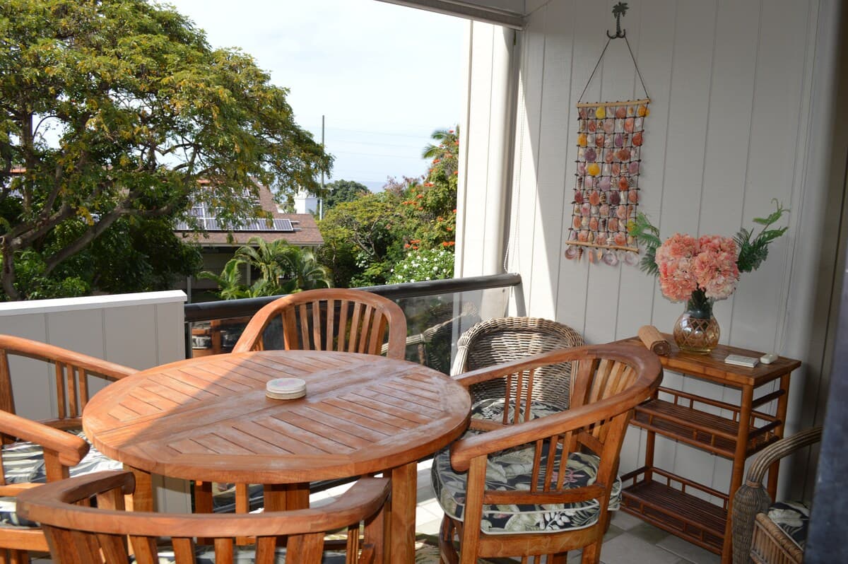 Condo in Kailua-Kona · ★4.83 · 2 bedrooms · 2 beds · 2 baths - Photo 2