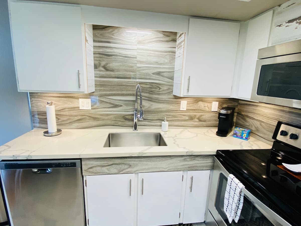 Townhouse in Princeville · ★4.96 · 2 bedrooms · 3 beds · 2 shared baths - Photo 2
