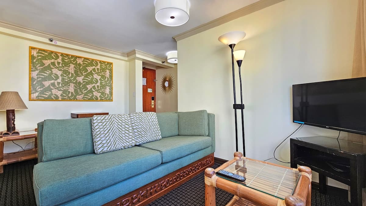 Condo in Honolulu · ★4.93 · 1 bedroom · 1 bed · 1 private bath - Photo 2