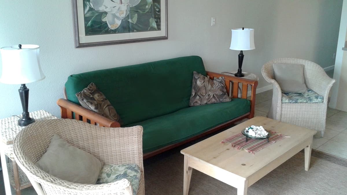 Condo in Kahuku · ★4.39 · 1 bedroom · 2 beds · 1 private bath - Photo 5