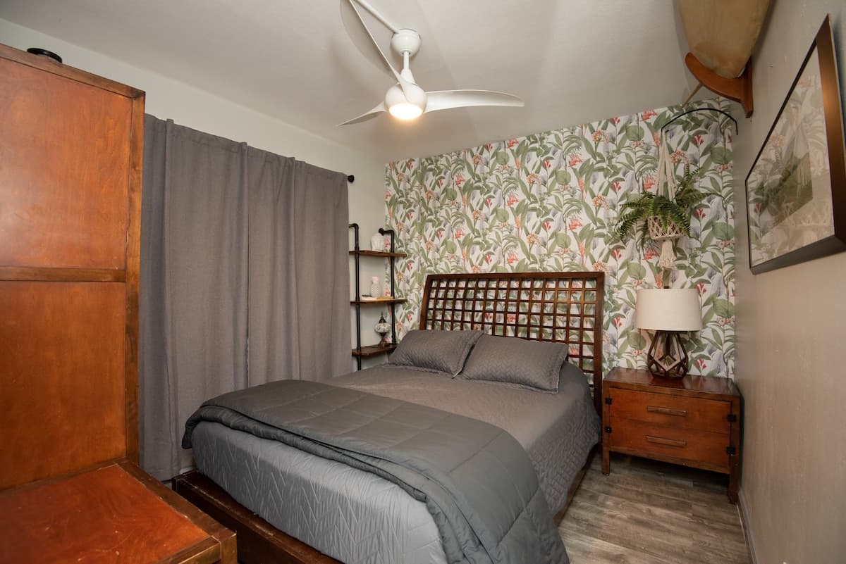 Condo in Honolulu · ★4.91 · 1 bedroom · 2 beds · 1 private bath - Photo 2