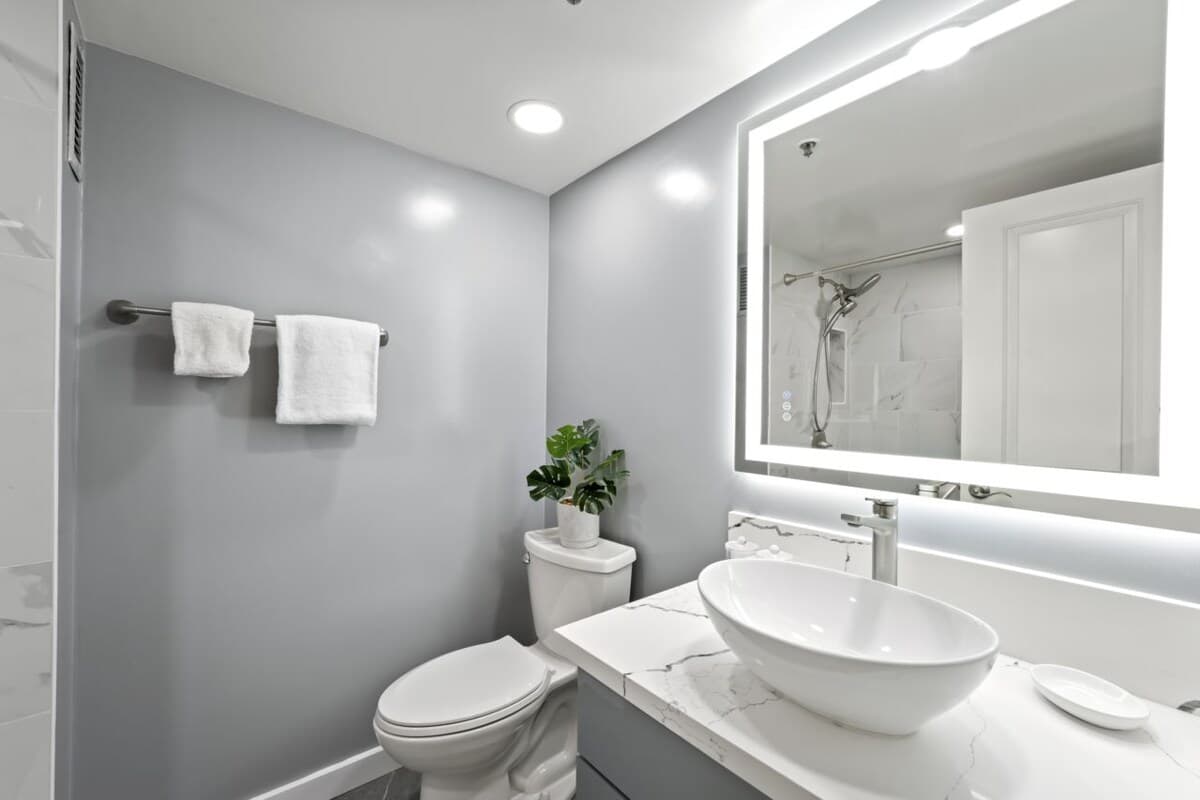 Condo in Honolulu · ★4.83 · Studio · 1 bed · 1 private bath - Photo 5