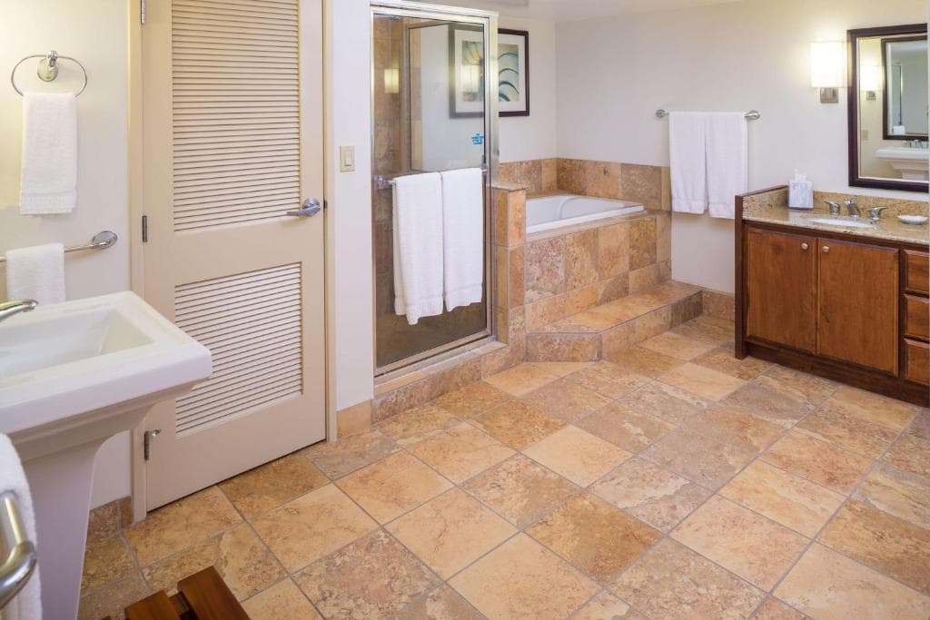 Condo in Lahaina · ★4.93 · 1 bedroom · 1 bed · 1 private bath - Photo 5