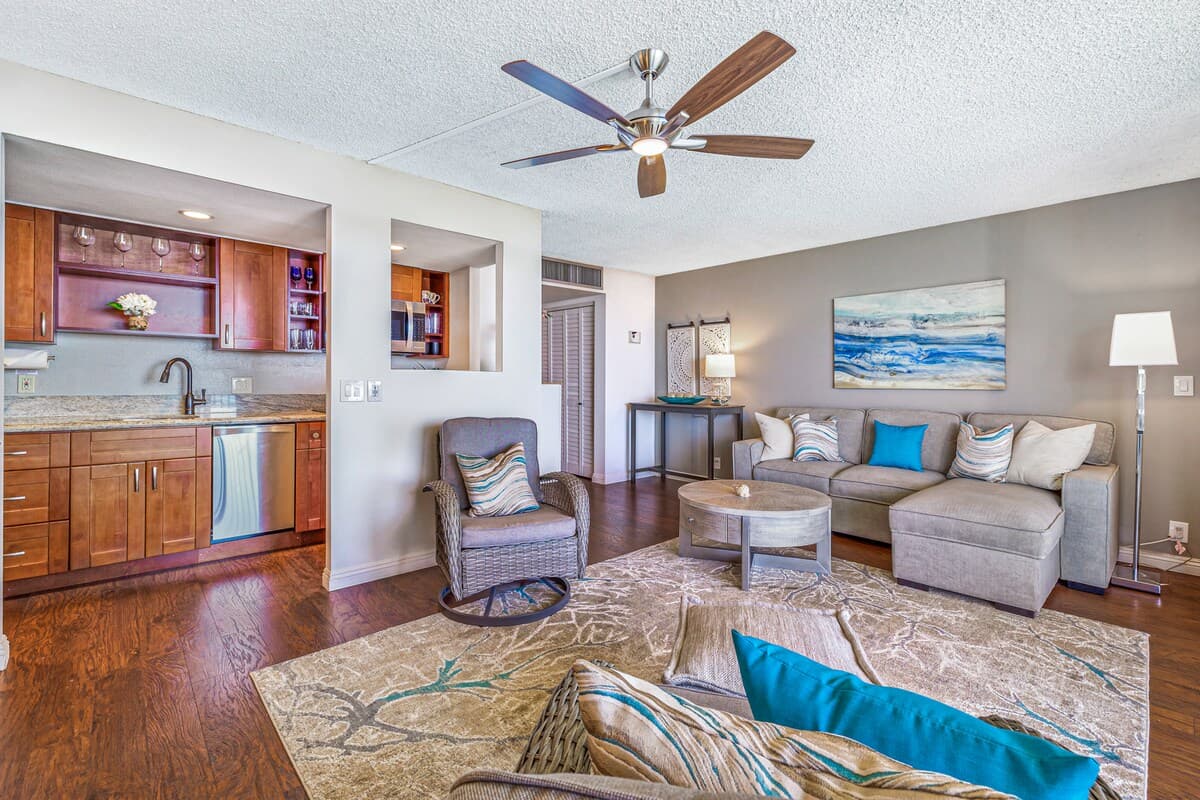 Condo in Kihei · ★4.87 · 1 bedroom · 1 bed · 2 baths - Photo 4