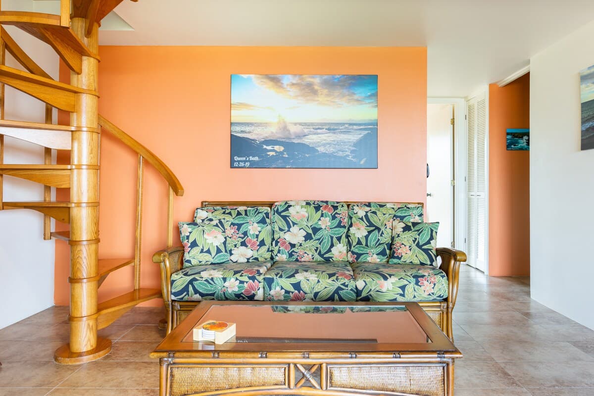 Condo in Kailua-Kona · ★4.86 · 2 bedrooms · 2 beds · 1 bath - Photo 2