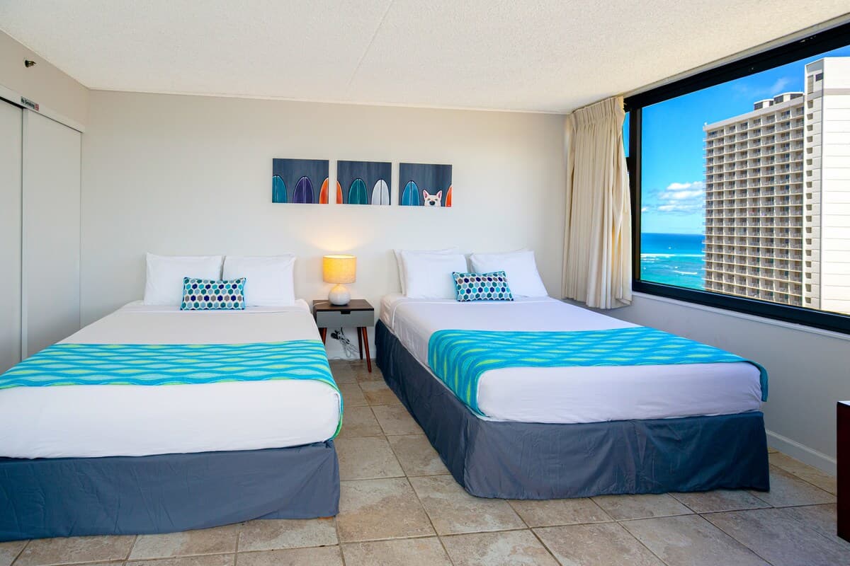 Condo in Honolulu · ★4.84 · 1 bedroom · 3 beds · 1 private bath - Photo 2