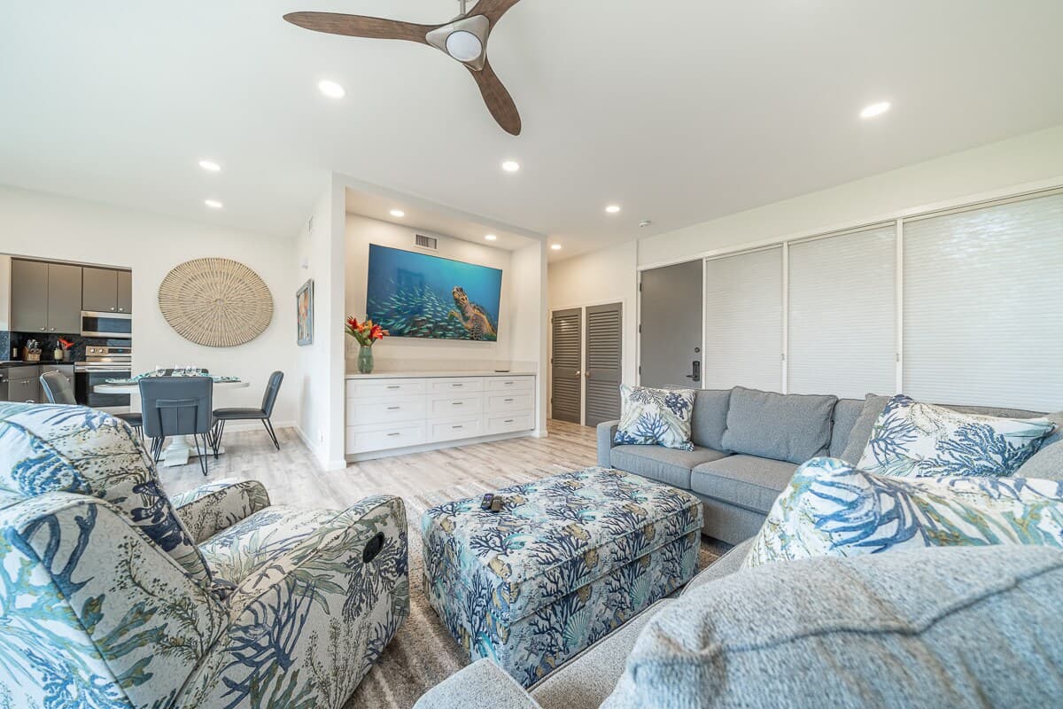 Best Location in Kapalua, walk to beach, spacious - Photo 5