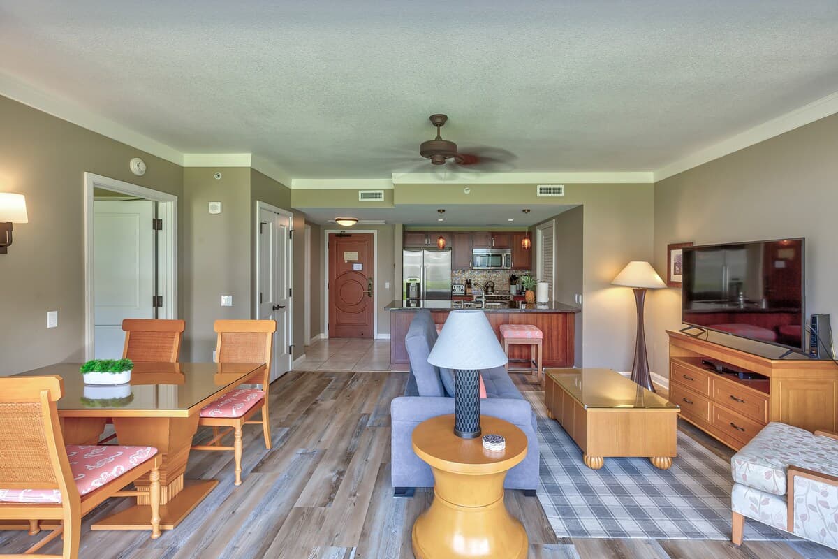 Condo in Lahaina · ★4.75 · 3 bedrooms · 5 beds · 3 baths - Photo 3