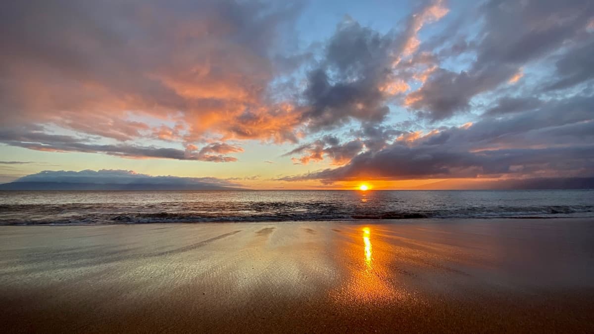 Condo in Lahaina · ★4.82 · 3 bedrooms · 8 beds · 3 private baths - Photo 2