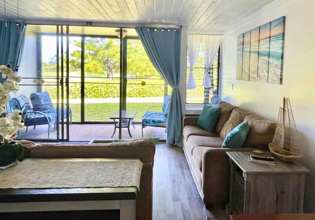 Condo in Kahuku · ★4.9 · 1 bedroom · 2 beds · 1 private bath - Photo 4