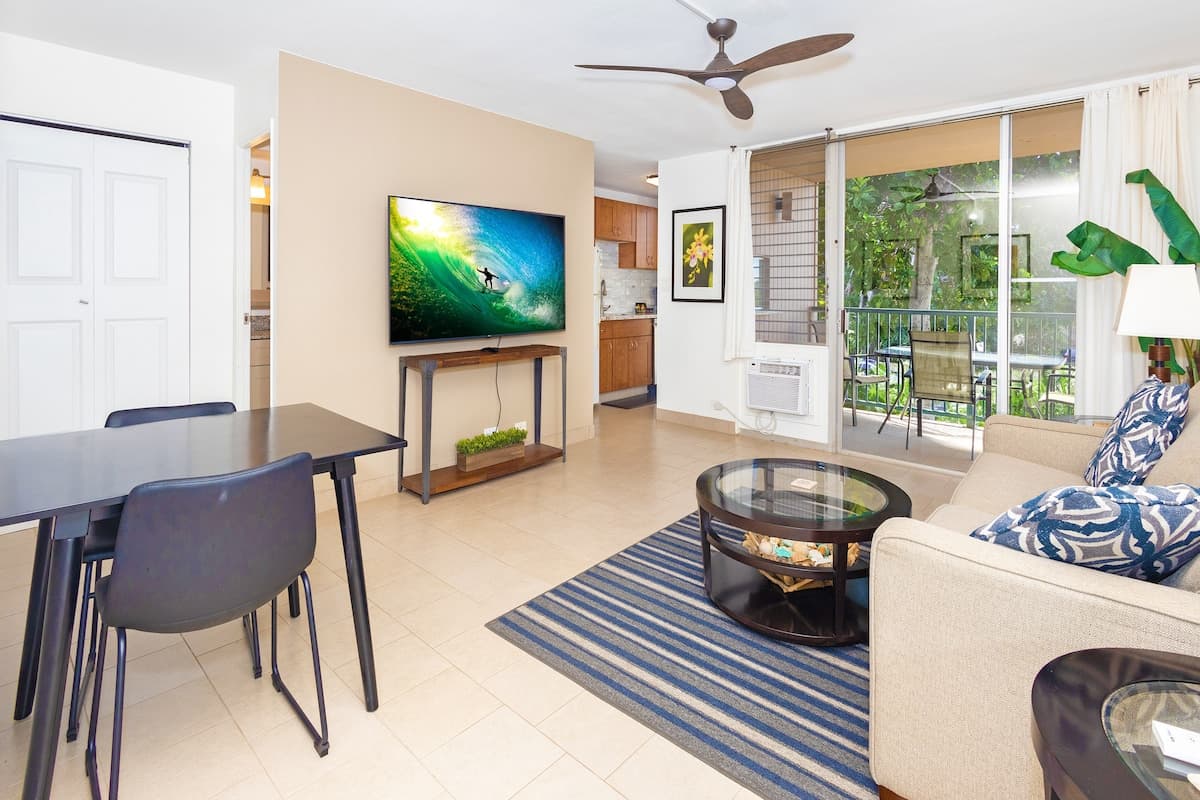 Condo in Kihei · ★4.81 · 1 bedroom · 2 beds · 1 private bath - Photo 3