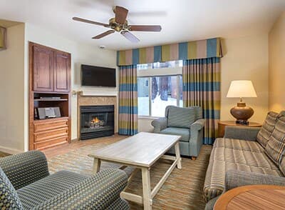 Condo in Zephyr Cove · ★4.88 · 2 bedrooms · 3 beds · 2 private baths - Photo 2