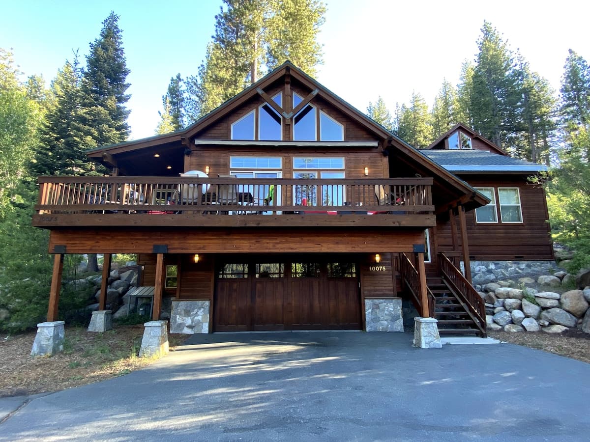 Donner Lake Views, Steam Sauna, Walk to Water - Photo 5