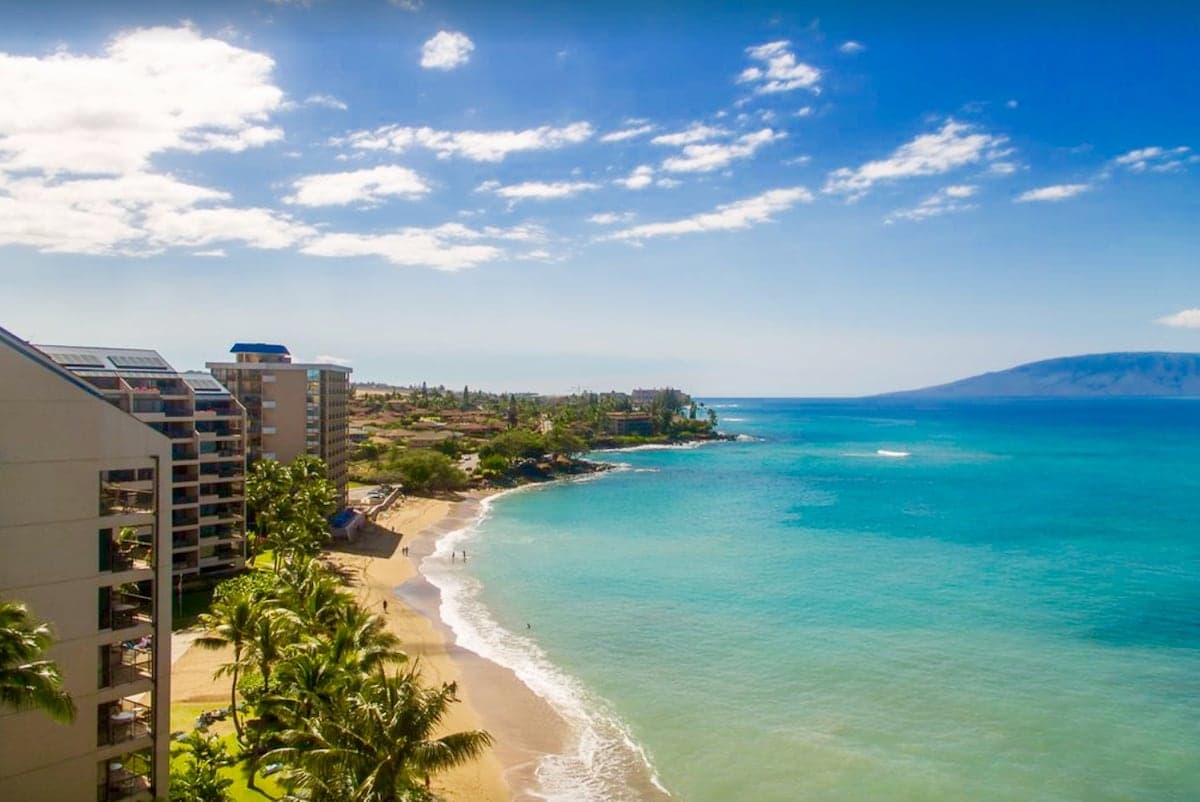 Condo in Lahaina · ★4.95 · 1 bedroom · 2 beds · 1 bath - Photo 1