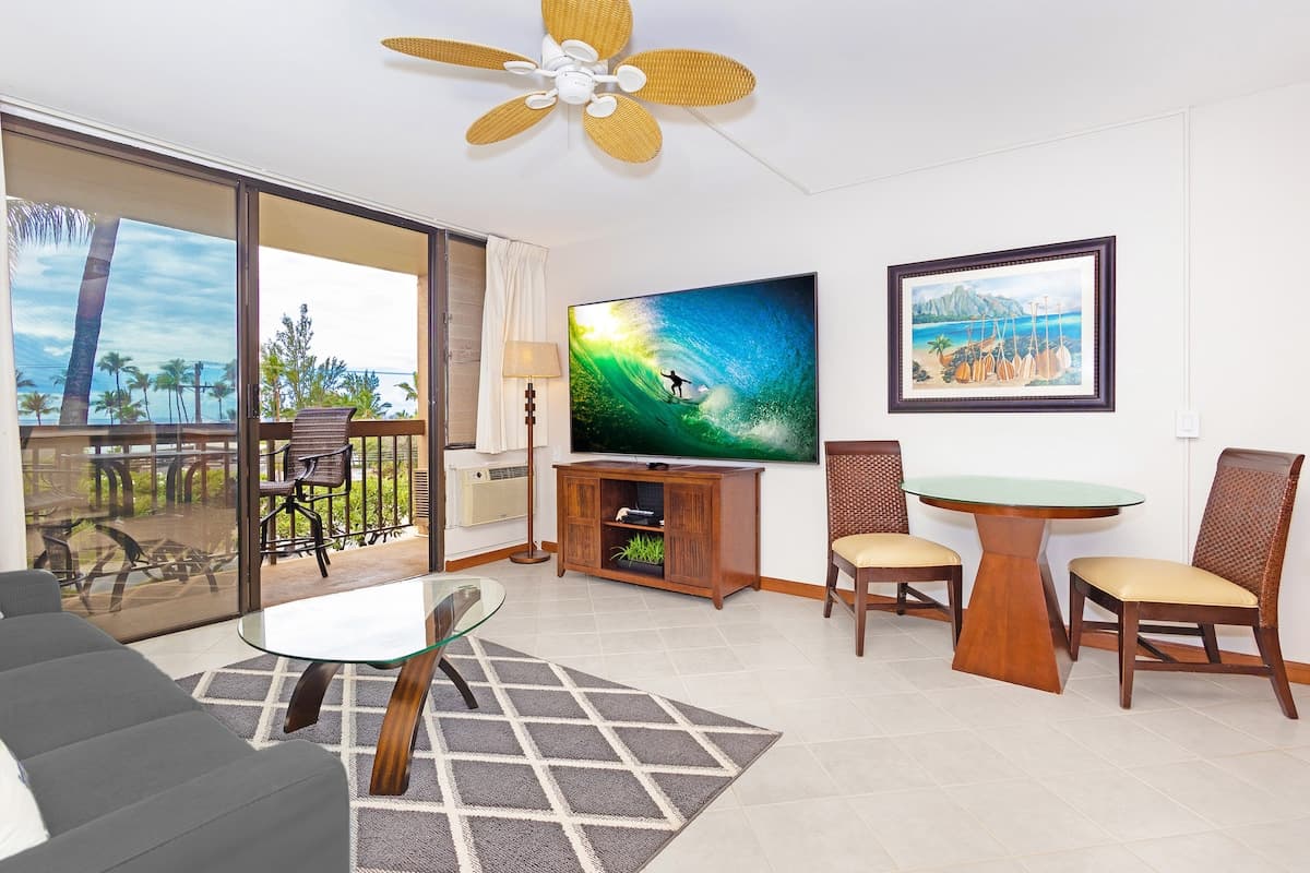 Condo in Kihei · ★4.9 · 1 bedroom · 1 bed · 1 private bath - Photo 2